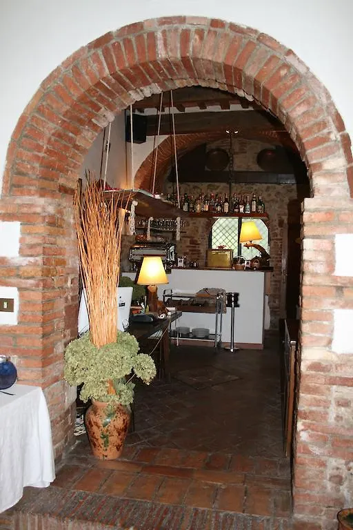 Antico Convento Santa Chiara فندق سارتيانو